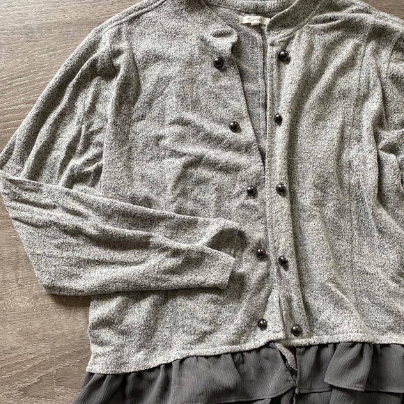 Pleated Ruffle Bottom Cardigan - Picture 2 of 4